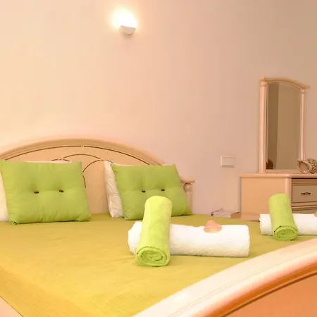 Villa In Albufeira Near Sea Beach Albufeira