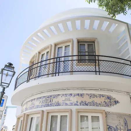 Villa In Albufeira Near Sea Beach *
