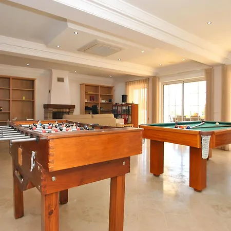 Villa In Albufeira Near Sea Beach Albufeira