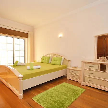 Вилла Villa In Albufeira Near Sea Beach *